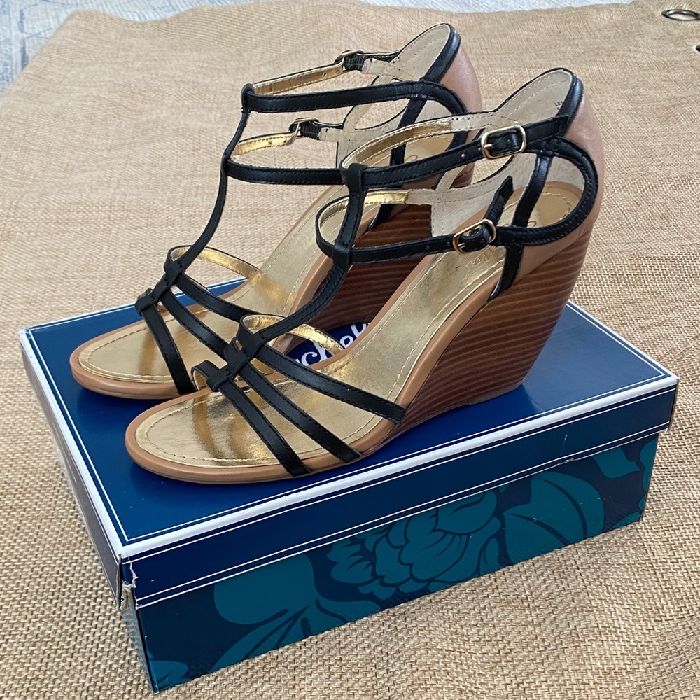 NWOT Seychelles in Control Black & Tan Strappy Wedge Sandals size 11